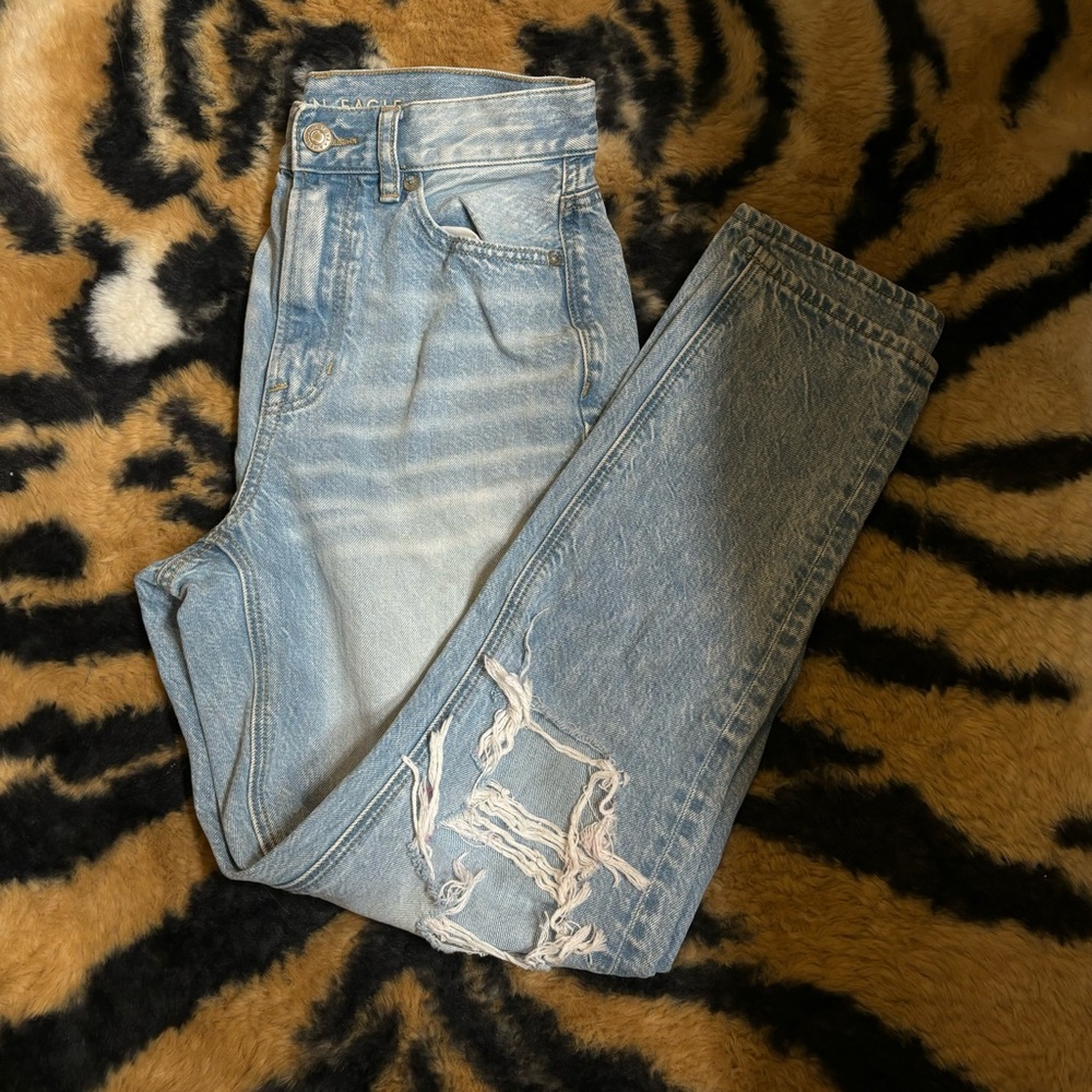 Light wash ripped/distressed mom jeans